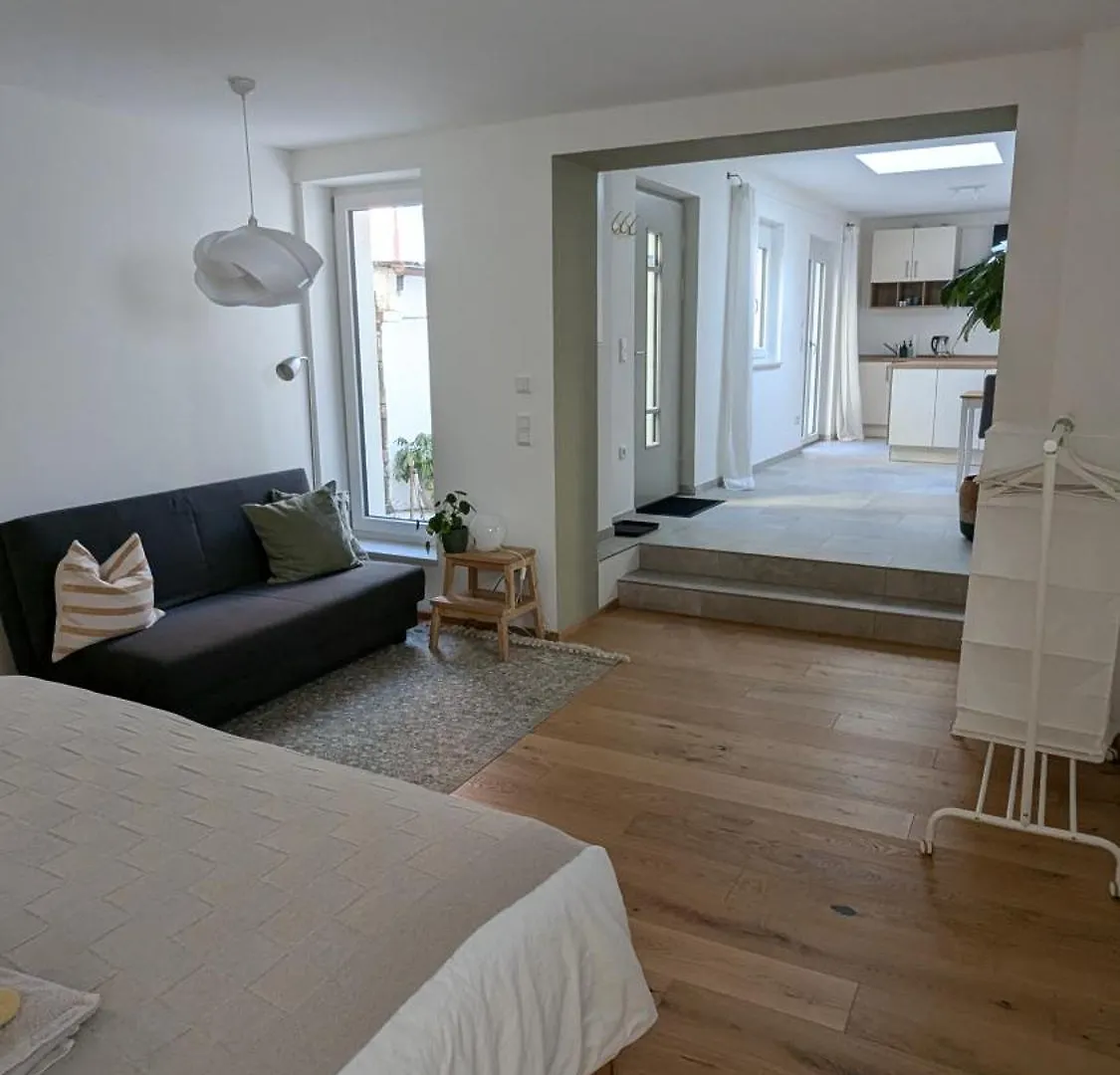 Apartment Am Galgenberg Řezno